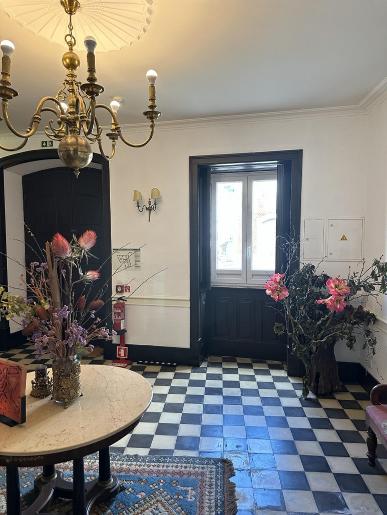 hotel-interior-entrance